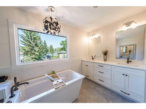 428 Wilverside Way Se, Calgary, AB - Indoor Photo Showing Bathroom