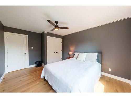 428 Wilverside Way Se, Calgary, AB - Indoor Photo Showing Bedroom