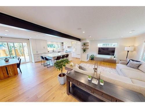 428 Wilverside Way Se, Calgary, AB - Indoor Photo Showing Living Room