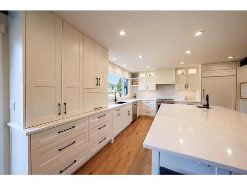 428 Wilverside Way Se, Calgary, AB - Indoor Photo Showing Kitchen