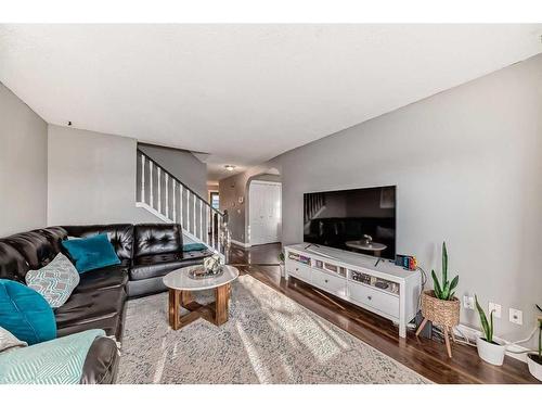 68 Templeby Way Ne, Calgary, AB - Indoor Photo Showing Living Room