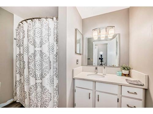 68 Templeby Way Ne, Calgary, AB - Indoor Photo Showing Bathroom