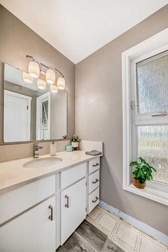 68 Templeby Way Ne, Calgary, AB - Indoor Photo Showing Bathroom