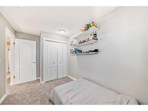 68 Templeby Way Ne, Calgary, AB - Indoor Photo Showing Bedroom