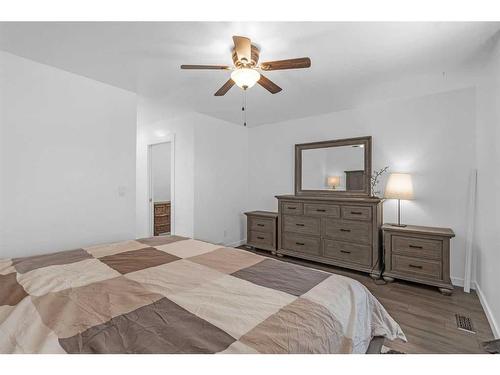 90 Deerpath Road Se, Calgary, AB - Indoor Photo Showing Bedroom