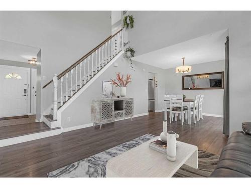 90 Deerpath Road Se, Calgary, AB - Indoor Photo Showing Living Room