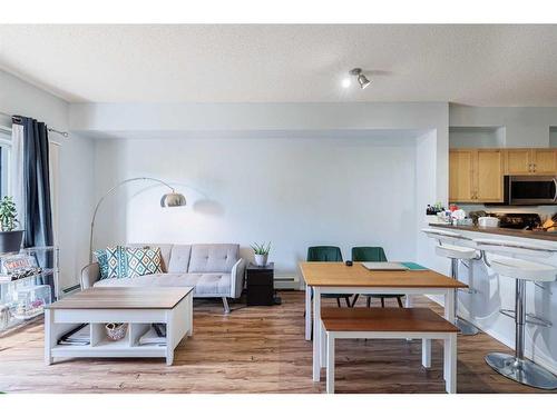 8314-70 Panamount Drive Nw, Calgary, AB - Indoor Photo Showing Kitchen