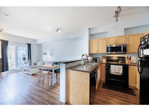 8314-70 Panamount Drive Nw, Calgary, AB - Indoor Photo Showing Kitchen With Double Sink