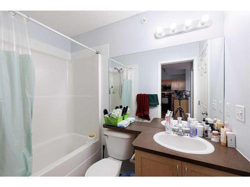 8314-70 Panamount Drive Nw, Calgary, AB - Indoor Photo Showing Bathroom