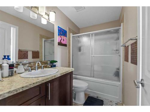 545 Saddlelake Drive Ne, Calgary, AB - Indoor Photo Showing Bathroom