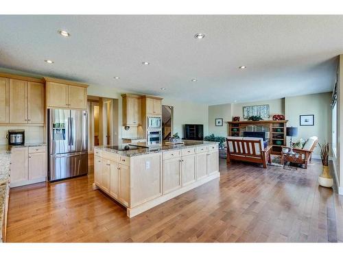 521 Aspen Glen Place Sw, Calgary, AB - Indoor Photo Showing Kitchen