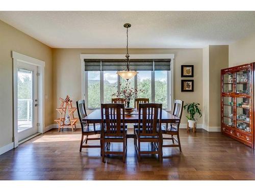 521 Aspen Glen Place Sw, Calgary, AB - Indoor Photo Showing Dining Room