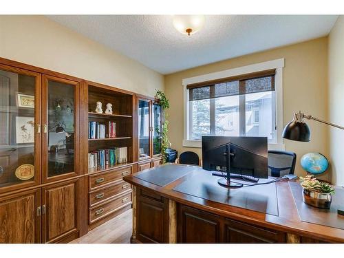 521 Aspen Glen Place Sw, Calgary, AB - Indoor Photo Showing Office