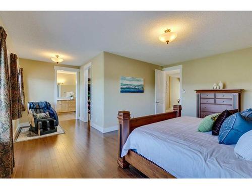 521 Aspen Glen Place Sw, Calgary, AB - Indoor Photo Showing Bedroom