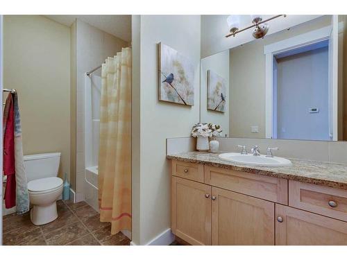 521 Aspen Glen Place Sw, Calgary, AB - Indoor Photo Showing Bathroom