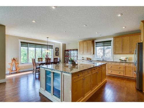 521 Aspen Glen Place Sw, Calgary, AB - Indoor Photo Showing Kitchen