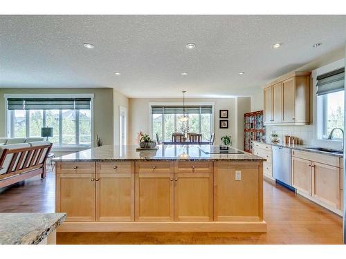 521 Aspen Glen Place Sw, Calgary, AB - Indoor Photo Showing Kitchen