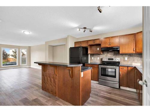 116 Cramond Green Se, Calgary, AB - Indoor Photo Showing Kitchen