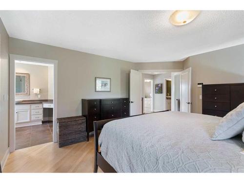 5970 Signal Ridge Heights Sw, Calgary, AB - Indoor Photo Showing Bedroom