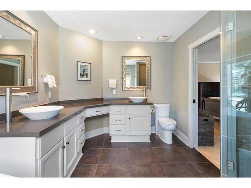 5970 Signal Ridge Heights Sw, Calgary, AB - Indoor Photo Showing Bathroom