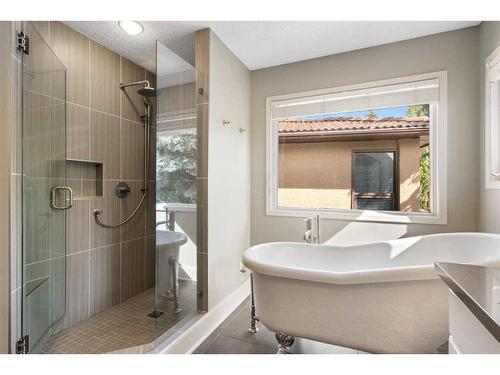 5970 Signal Ridge Heights Sw, Calgary, AB - Indoor Photo Showing Bathroom