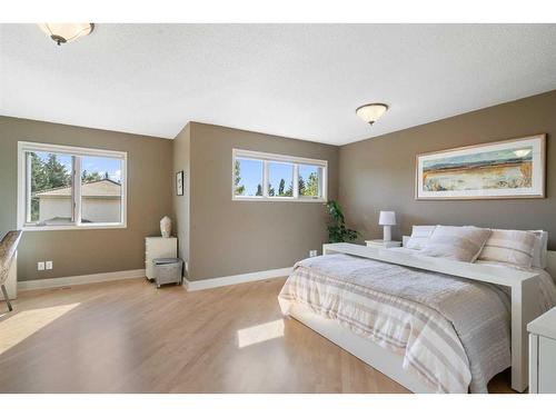 5970 Signal Ridge Heights Sw, Calgary, AB - Indoor Photo Showing Bedroom