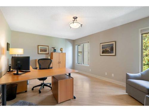 5970 Signal Ridge Heights Sw, Calgary, AB - Indoor Photo Showing Office