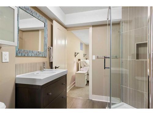 5970 Signal Ridge Heights Sw, Calgary, AB - Indoor Photo Showing Bathroom