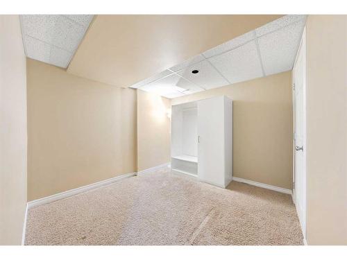 140 Eversyde Boulevard Sw, Calgary, AB - Indoor Photo Showing Other Room