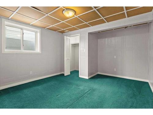 4832 26 Avenue Ne, Calgary, AB - Indoor Photo Showing Other Room