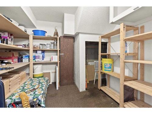 4832 26 Avenue Ne, Calgary, AB - Indoor With Storage