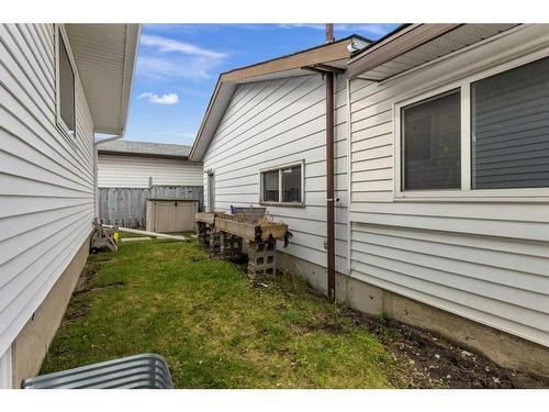 4832 26 Avenue Ne, Calgary, AB - Outdoor With Exterior