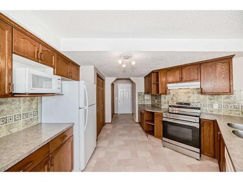 184 Bridlewood Road Sw, Calgary, AB - Indoor Photo Showing Kitchen