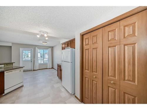 184 Bridlewood Road Sw, Calgary, AB - Indoor Photo Showing Kitchen