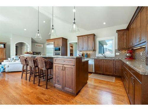 249 Elbow Ridge Haven, Rural Rocky View County, AB - Indoor Photo Showing Kitchen With Upgraded Kitchen