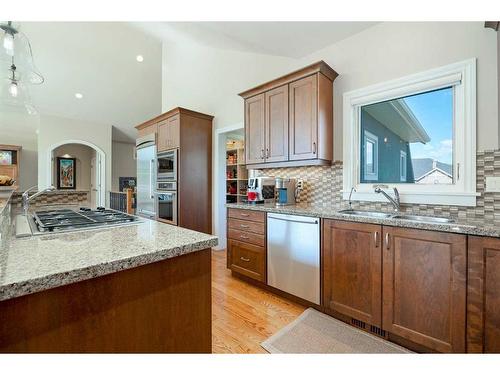 249 Elbow Ridge Haven, Rural Rocky View County, AB - Indoor Photo Showing Kitchen With Double Sink