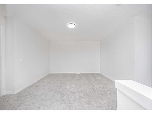 958 Bayview Rise Sw, Airdrie, AB - Indoor Photo Showing Other Room