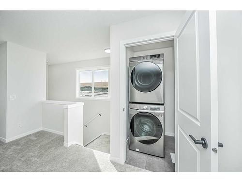 958 Bayview Rise Sw, Airdrie, AB - Indoor Photo Showing Laundry Room