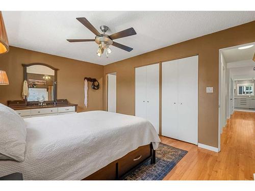 12207 Lake Fraser Way Se, Calgary, AB - Indoor Photo Showing Bedroom