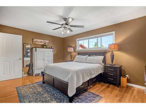 12207 Lake Fraser Way Se, Calgary, AB - Indoor Photo Showing Bedroom