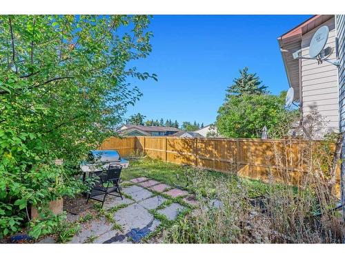 21 Cedarwood Hill Sw, Calgary, AB - Outdoor