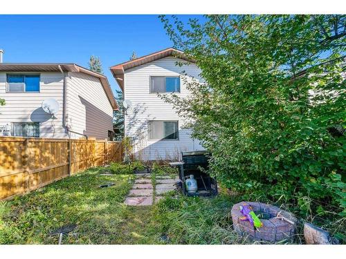 21 Cedarwood Hill Sw, Calgary, AB - Outdoor