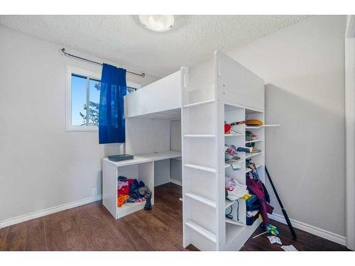 21 Cedarwood Hill Sw, Calgary, AB - Indoor