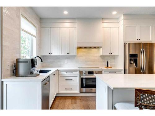 51 Evergreen Manor Sw, Calgary, AB - Indoor Photo Showing Kitchen With Stainless Steel Kitchen With Upgraded Kitchen