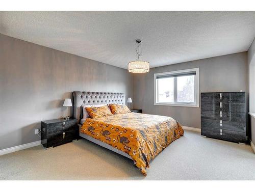 51 Evergreen Manor Sw, Calgary, AB - Indoor Photo Showing Bedroom