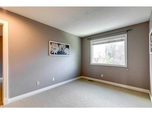 51 Evergreen Manor Sw, Calgary, AB - Indoor Photo Showing Other Room