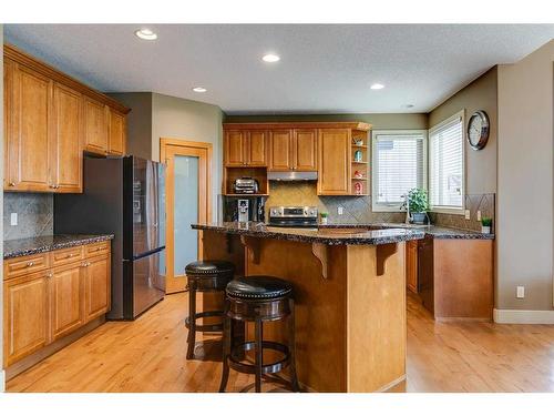 105 Everglade Circle Sw, Calgary, AB - Indoor Photo Showing Kitchen