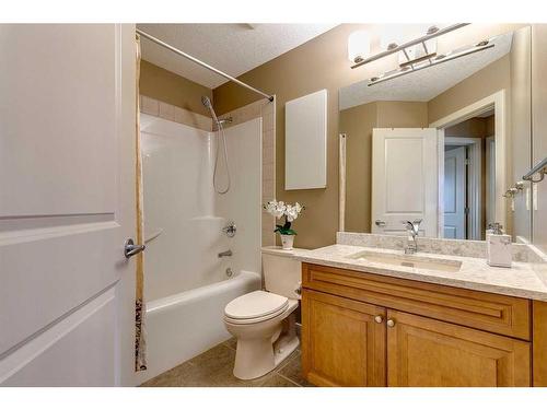 105 Everglade Circle Sw, Calgary, AB - Indoor Photo Showing Bathroom