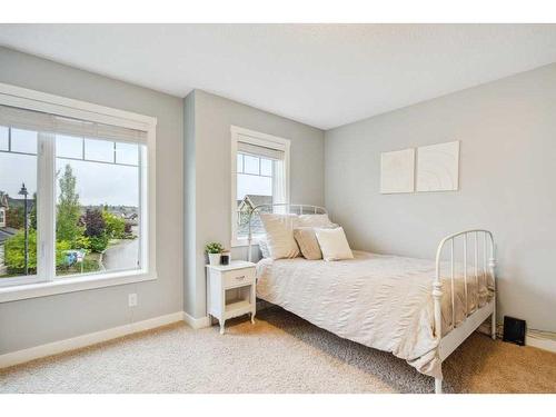 89 Aspen Hills Drive Sw, Calgary, AB - Indoor Photo Showing Bedroom