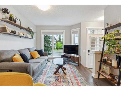 89 Aspen Hills Drive Sw, Calgary, AB - Indoor Photo Showing Living Room